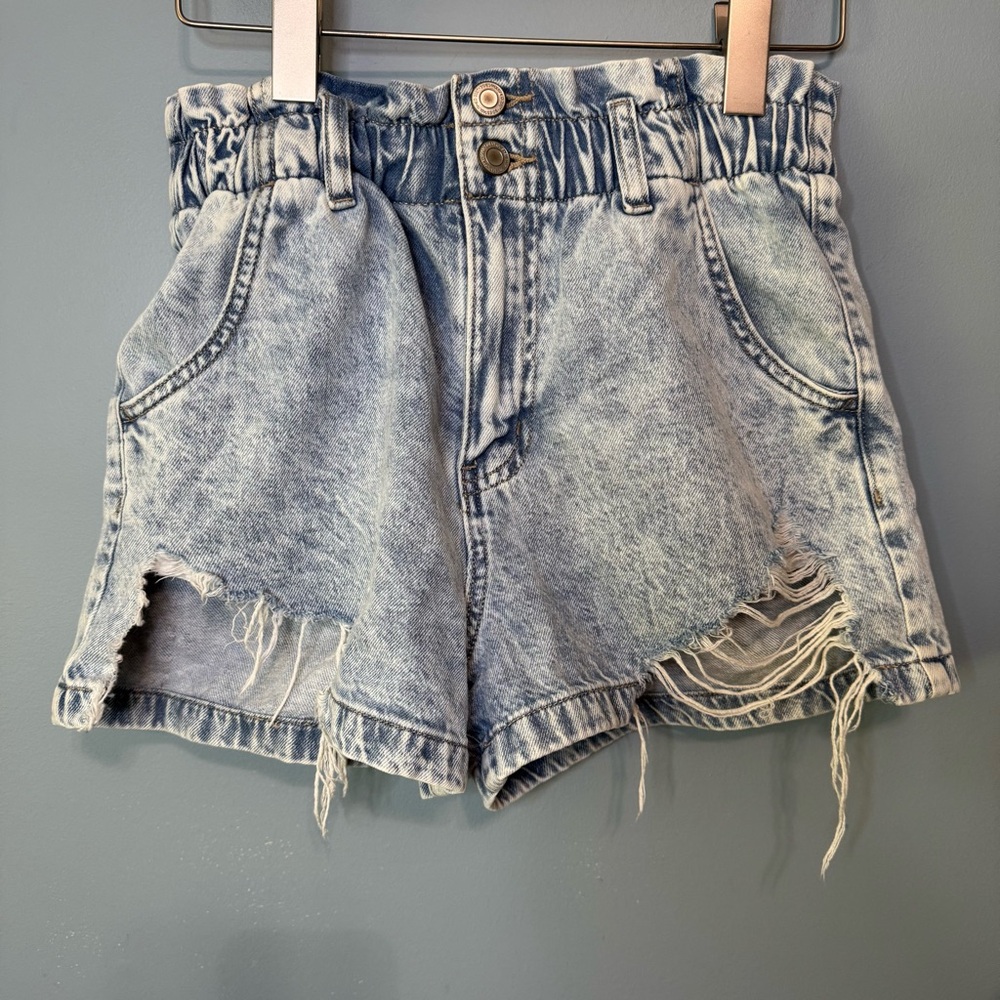 SO High Rise Mom Denim Shorts Ripped Distressed Light Wash Juniors 5